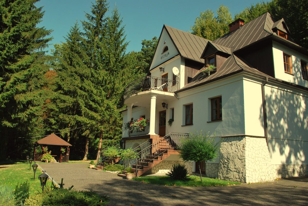 Willa Ostoja w słońcu